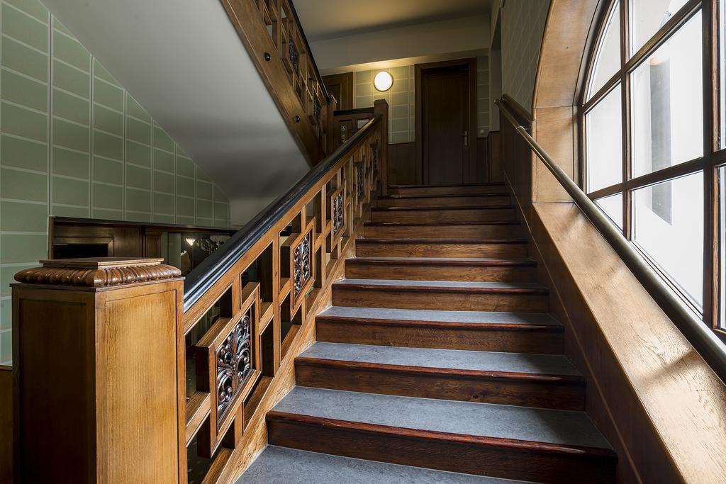 Hotel Okresni Dum Hradec Kralove Bagian luar foto