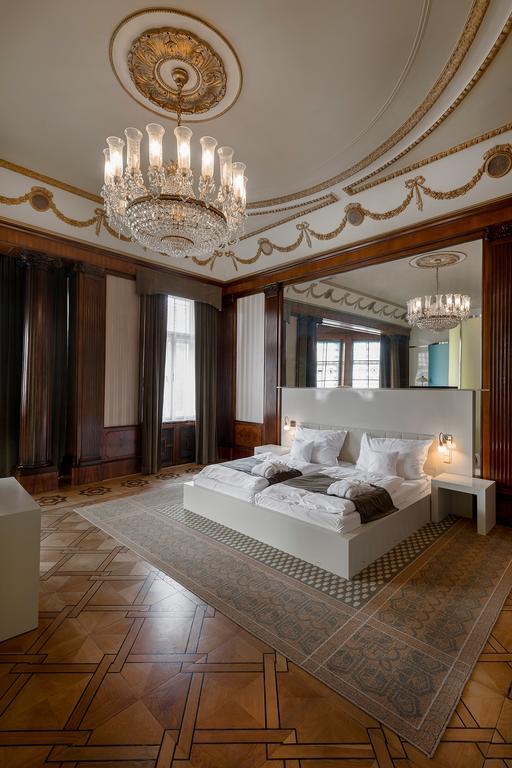 Hotel Okresni Dum Hradec Kralove Ruang foto