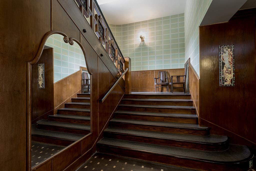 Hotel Okresni Dum Hradec Kralove Bagian luar foto