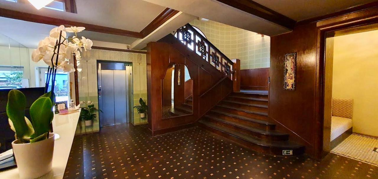 Hotel Okresni Dum Hradec Kralove Bagian luar foto