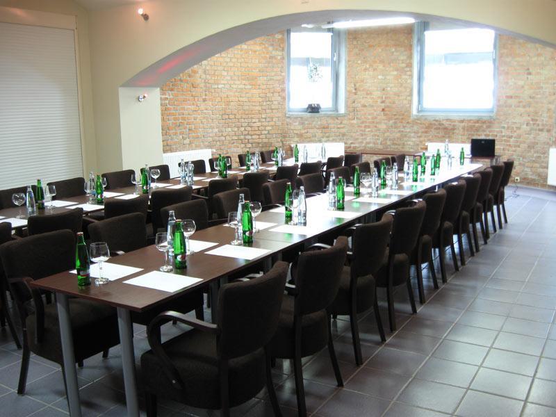 Hotel Okresni Dum Hradec Kralove Bagian luar foto